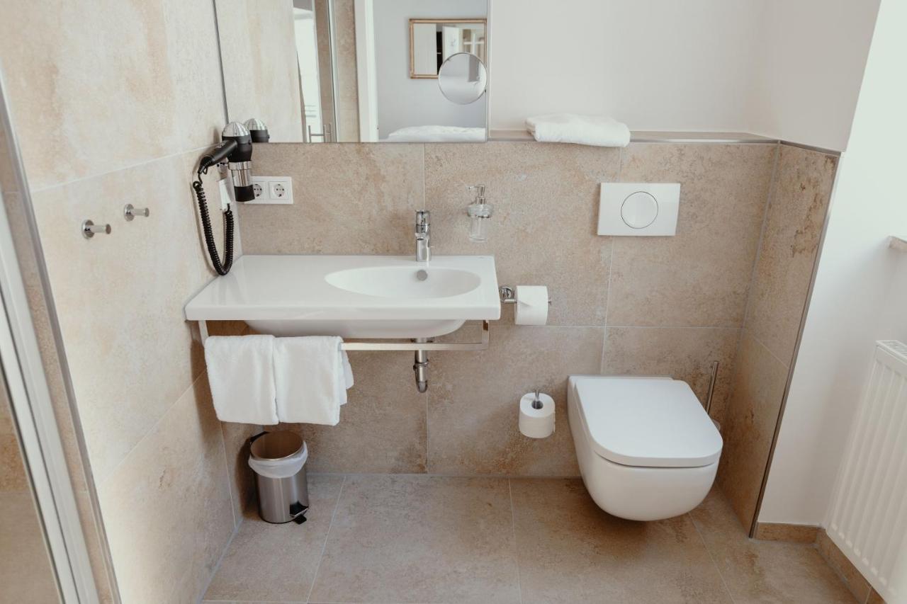 Hotel Schierlinger Braeustueberl Екстериор снимка