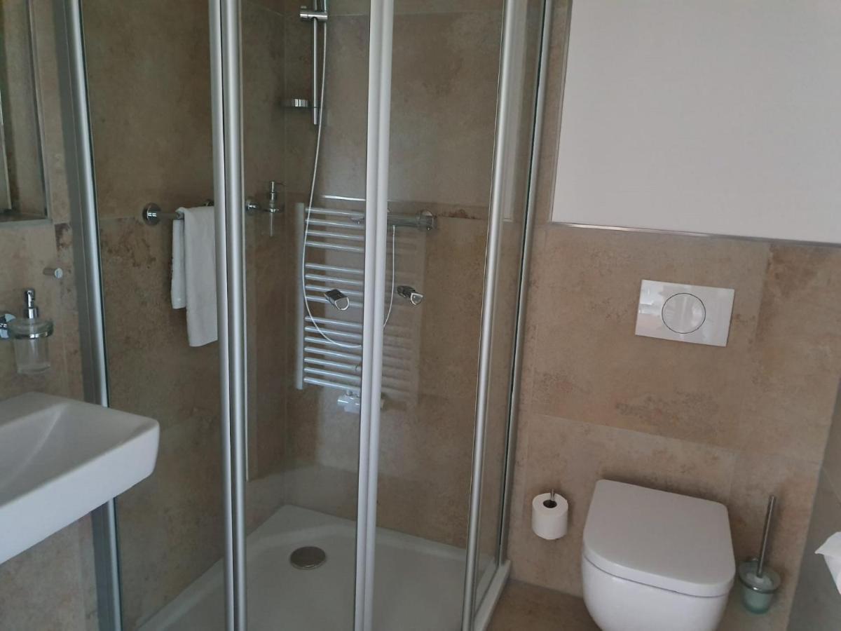 Hotel Schierlinger Braeustueberl Екстериор снимка
