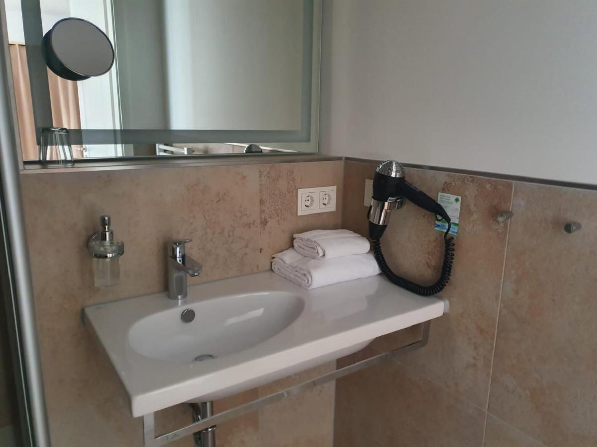 Hotel Schierlinger Braeustueberl Екстериор снимка