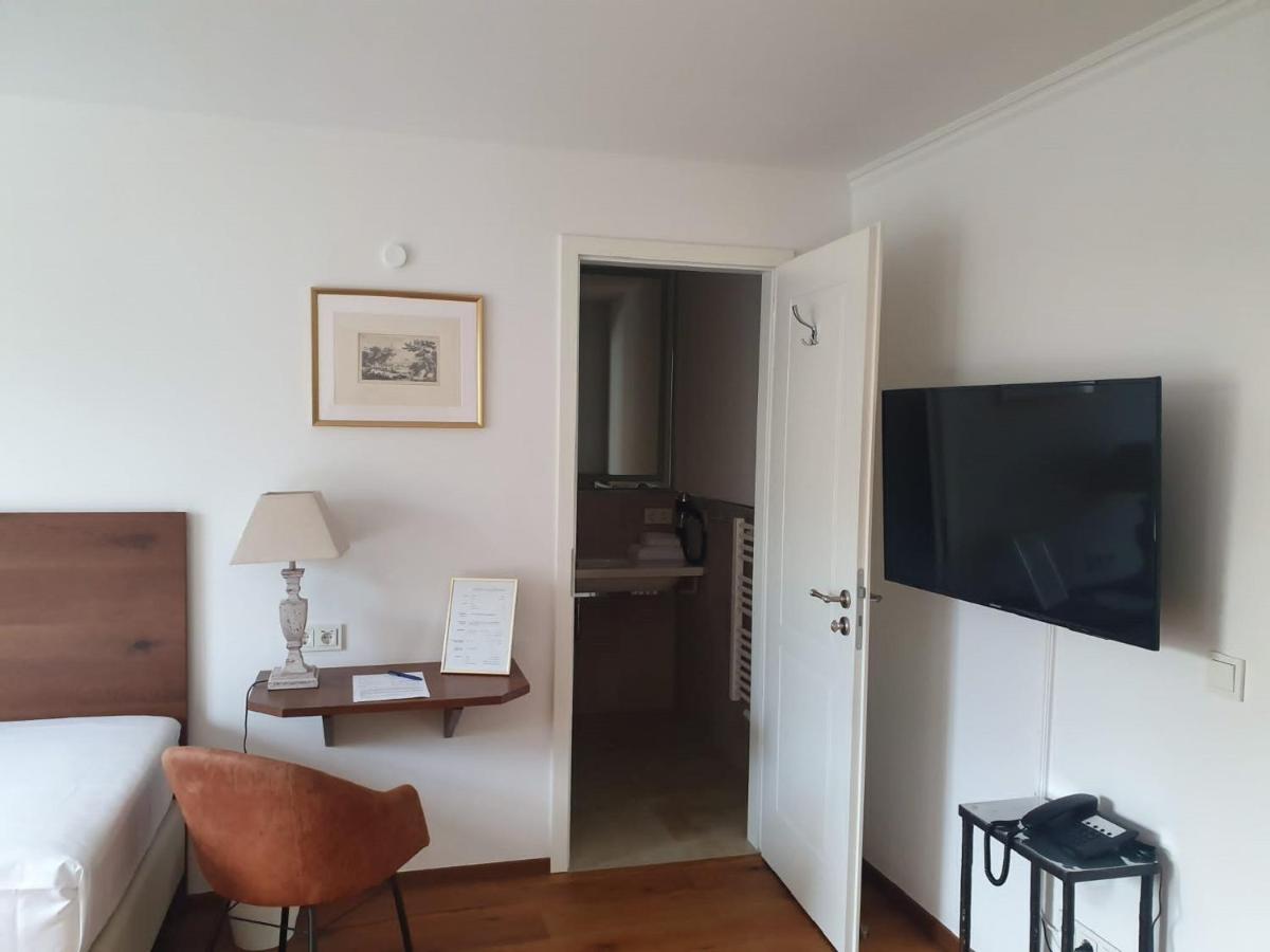 Hotel Schierlinger Braeustueberl Екстериор снимка